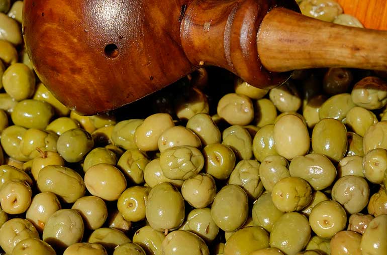 Aceitunas manzanilla sin machacar y sin cortar