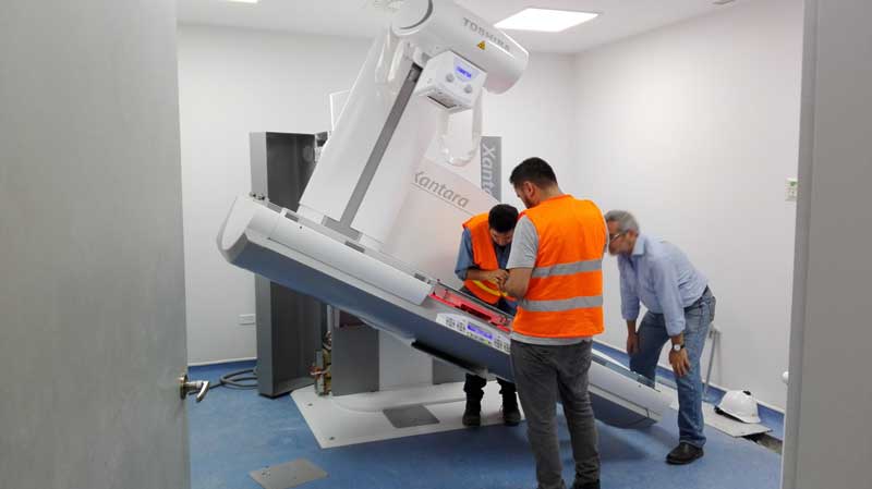 instalacion-equipos-proyecto-hospital-ecuador-area-service-laboratorio-diagnostico