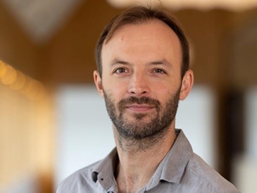 Dr. Markus Bosteen